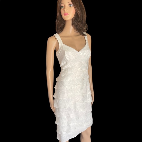 London Times Ivory Ruffle Dress size 6 - Picture 11 of 11